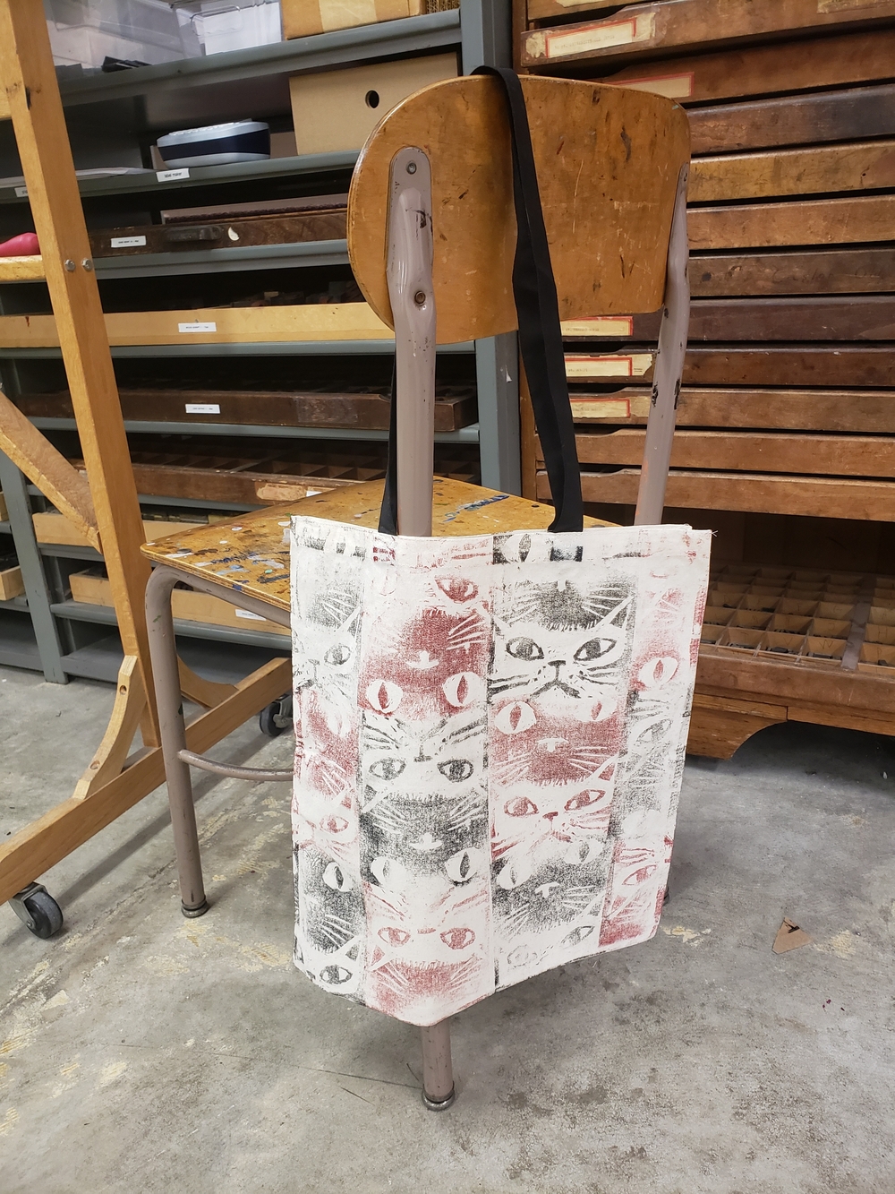 Canvas Cat Print Tote Bag in Red and Black
